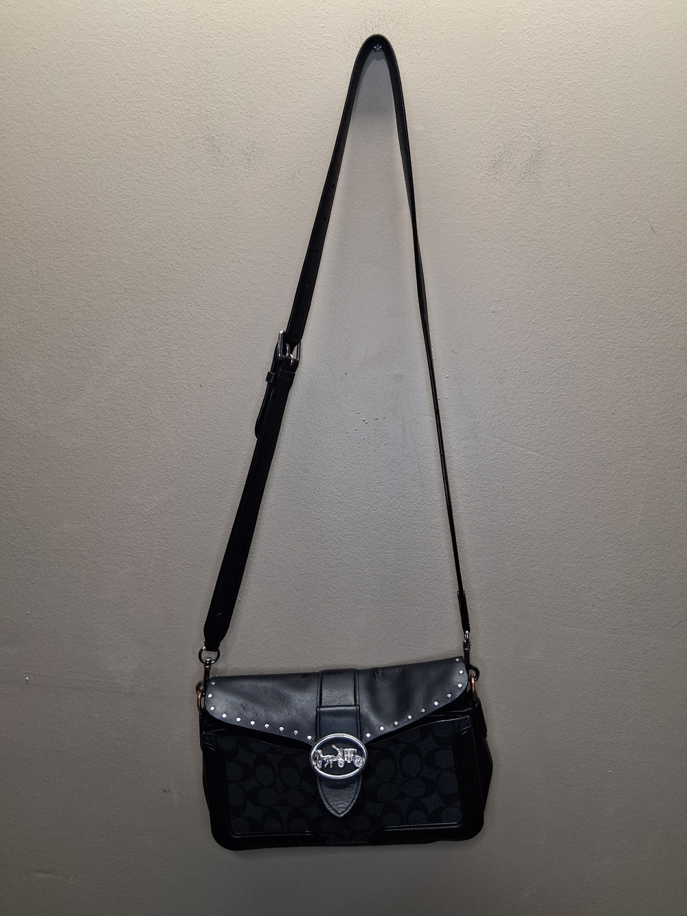 Authentic COACH Georgie Shoulder Bag in Signature Canvas - #5605 - Vintage Look - Picture 8 of 14